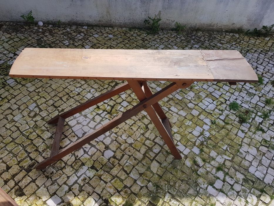 Tábua passar a ferro vintage