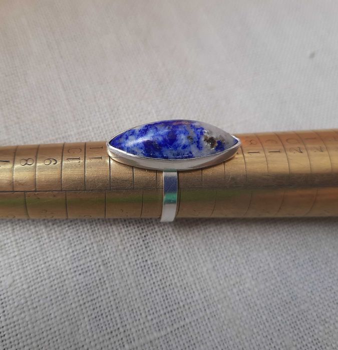 Pierścionek srebrny z lapis lazuli