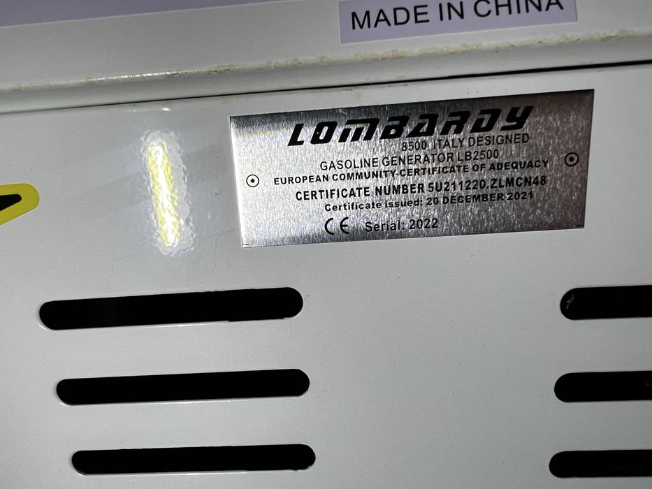 Бензиновий генератор LOMBARDY 8500  2.3Квт   2х220V + 1х380V