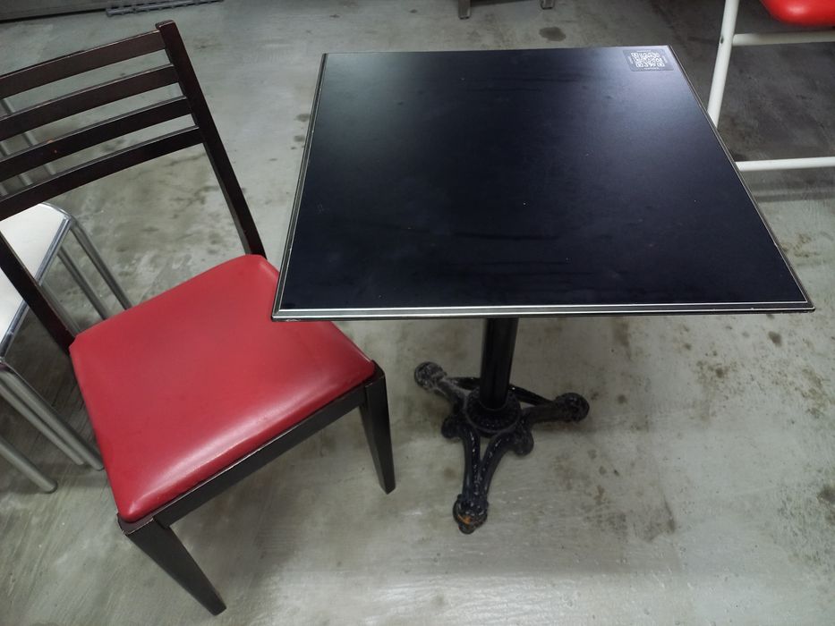 Mesas e cadeiras restaurante