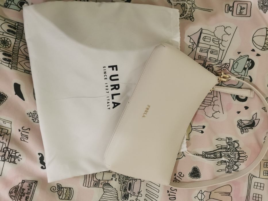 Mala Furla com etiqueta