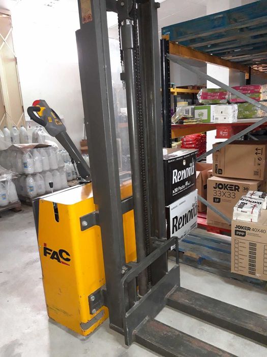 Stacker / Porta Paletes Elétrico Marca "FAC" Com 159km64281732478082121