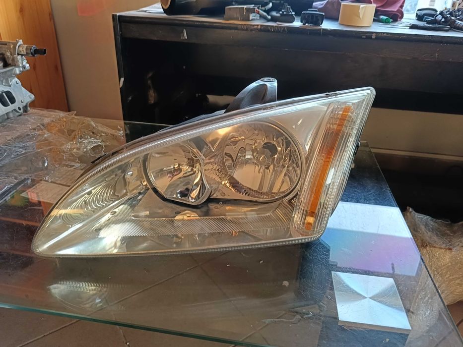 Lampa Lewy Przód Ford Focus MK 2 / Europa