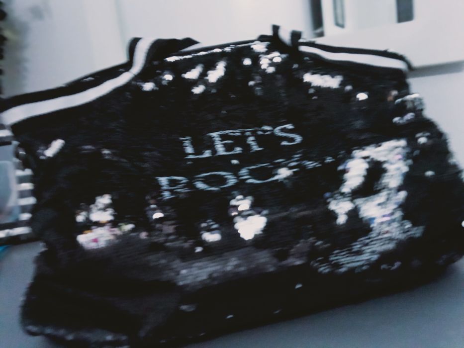 Carteira toda em payetes