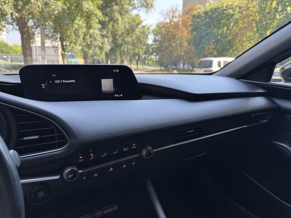 Продам Mazda 3 2022 року