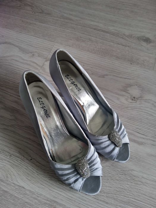 Buty na obcasie srebrne roz. 39