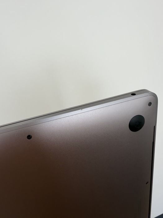 MacBook Air Retina 13″ 2019, i5, 8/256 ГБ, ідеальний стан