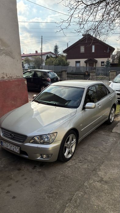 Lexus IS200