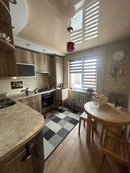 Здам 2-х кімнатну квартиру в довгострокову оренду.