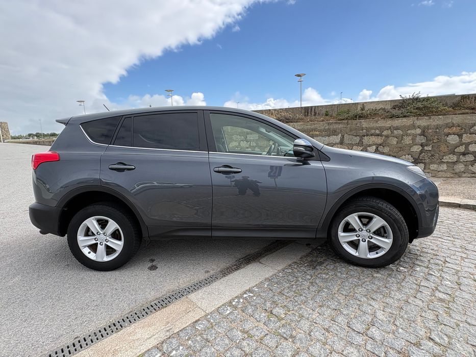 Toyota RAV4 2.2 D-4D 150cv 4x4 versão Lounge