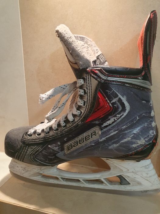 Bauer Vapor Apx2 7.5Ee 42.5 szerokie lyzwy hokejowe