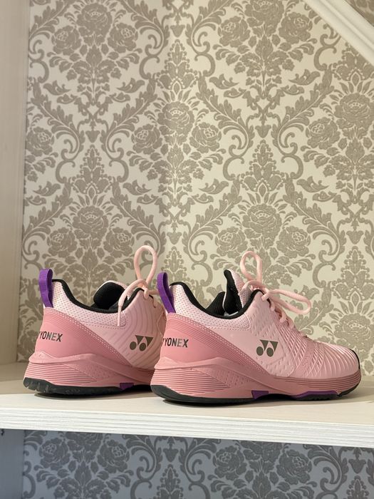 Жіночі Кросівки Yonex для тенісу