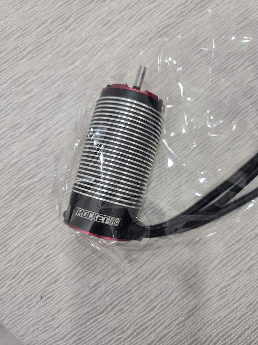 motor sem escovas Surpass Hobby ROCKET-RC 4282 de 1600KV