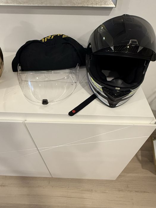 Capacete em carbono para mota ( C/Novo) Scorpion