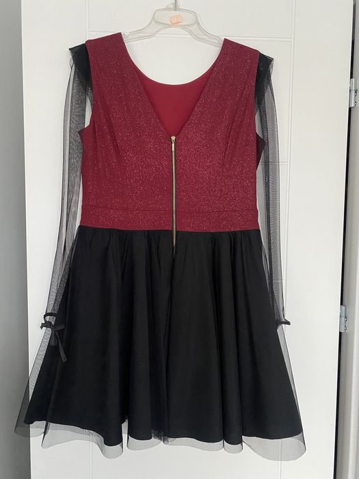 Sukienka brokatowa z tiulem 42 XL bordowa czarna