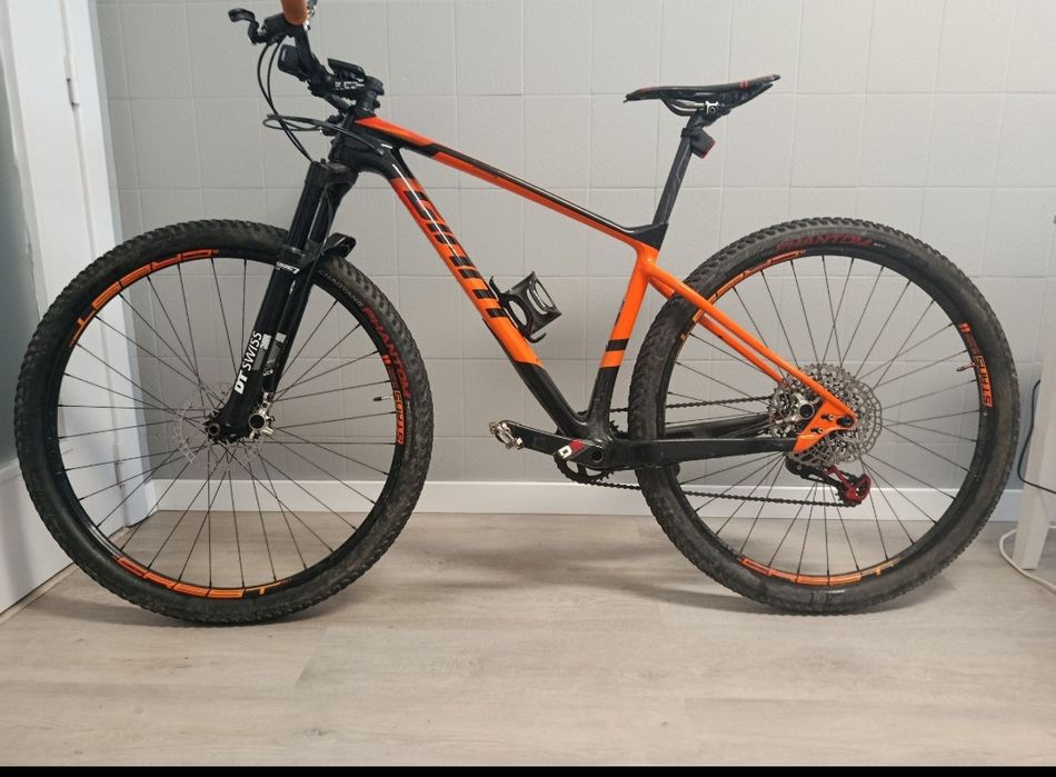 Bicicleta btt carbono 8.6kg M roda 29 com extras