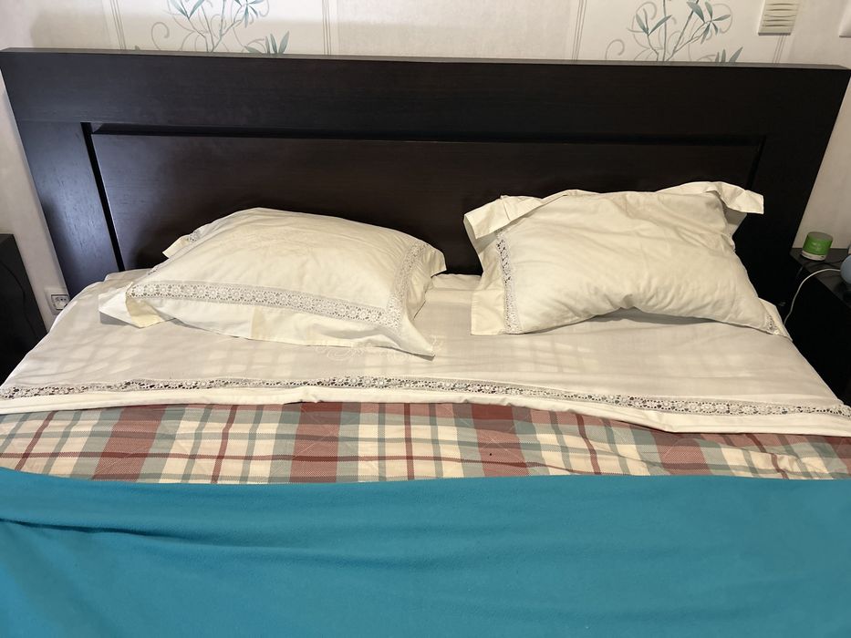 Cama casal king Size em madeira wengue