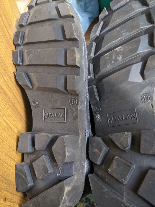 Спецвзуття для будівельних, монтажних робіт, спецодяг