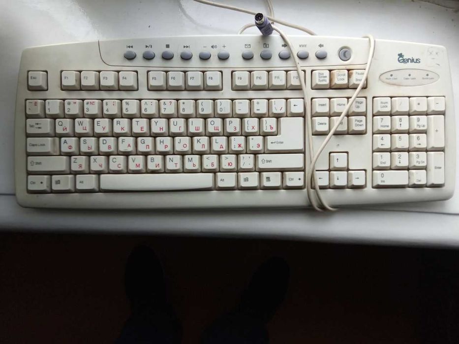 Продам клавіатуру Genius K295 PS/2 No 210202