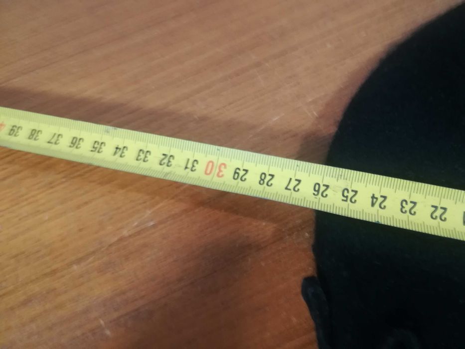 Beret wełniany zdobiony  czarny