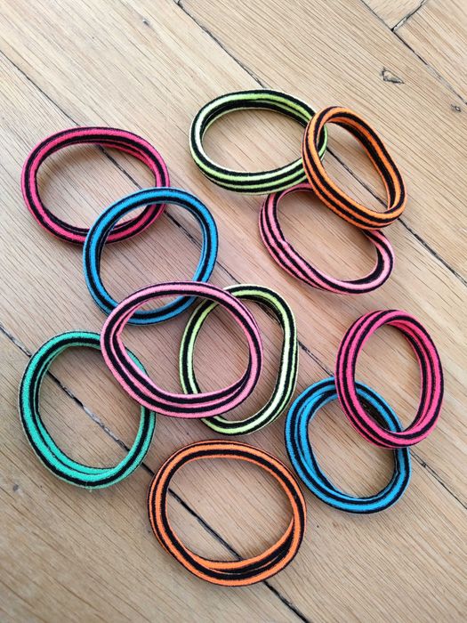 Nowe gumki do włosów, 5 zestawów za 25 zł.
