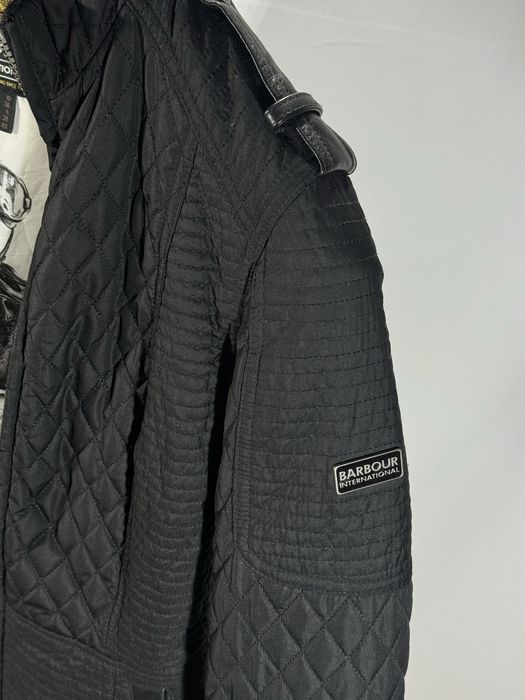 Жіноча куртка вітровка стьоганка Barbour розмір М стан ідеал