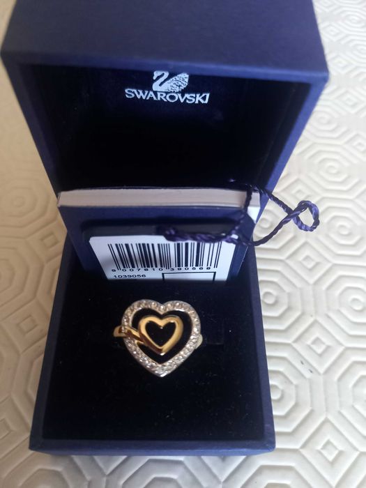 Anel Swarovski Nunca Usado com 2 corações