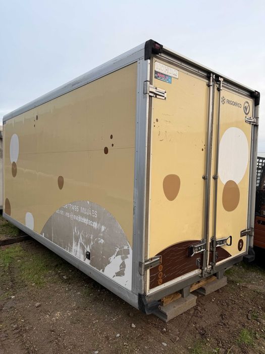 Contentor isotérmico com frio de parque