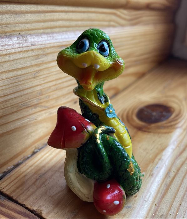 Статуэки Змеи 2025