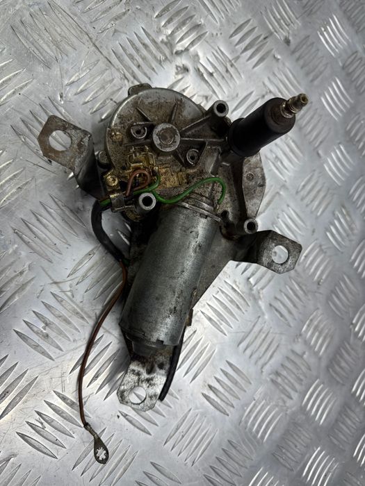 Моторчик стеклоочистителя дворника Ford Sierra универсал 85BG17K441BA