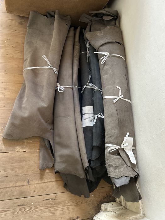 Vende-se peles nunca usadas