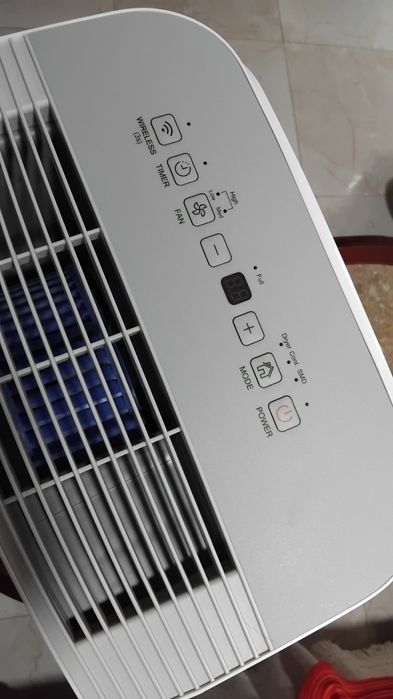 Vendo desumidificador com depósito de 4 litros .