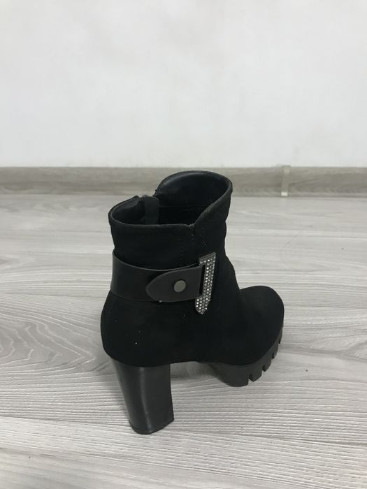 Чобітки жіночі, 37p