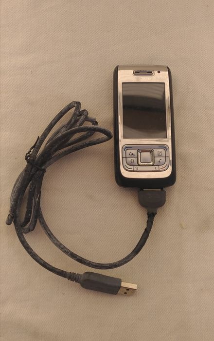 Telemóvel Nokia E65