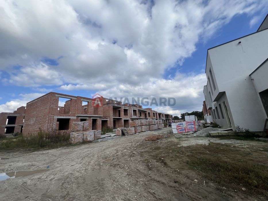 Продаж будинку | КМ SMARAGD TOWN | Бартатів