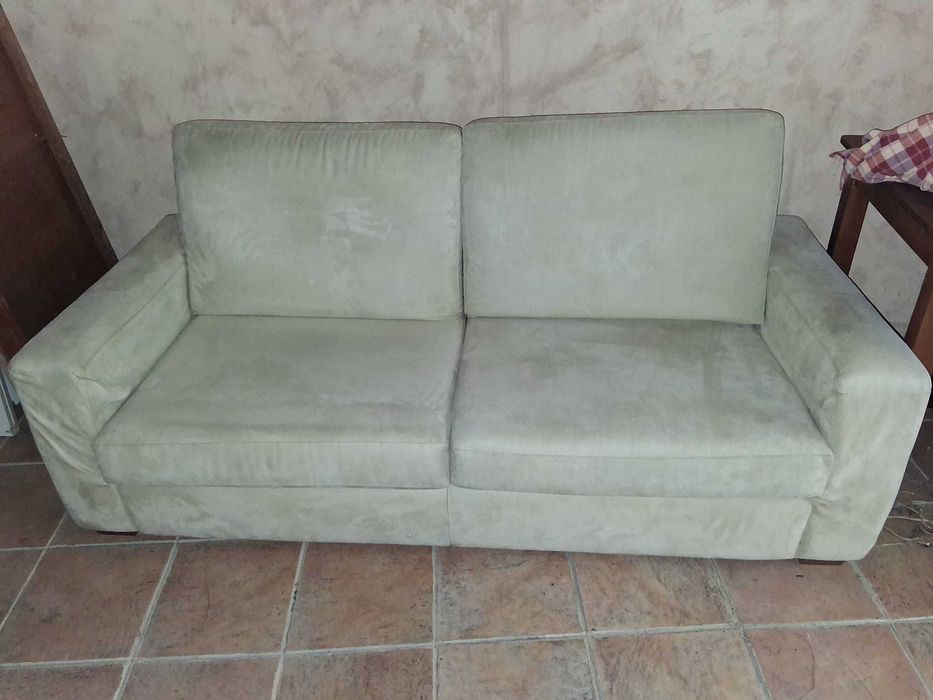Sofá 2 lugares cor creme