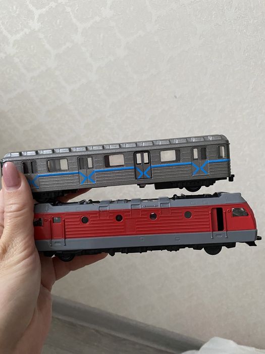 Металеві вагони поїзд