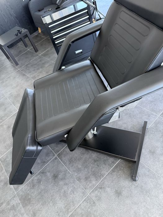 Marquesa Profissional Ajustável (Estética / Tatuagem / Massagem) NOVA -Preço original 800€