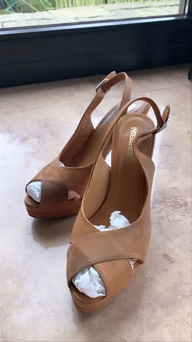 Szpilki na platformie Intershoe 38