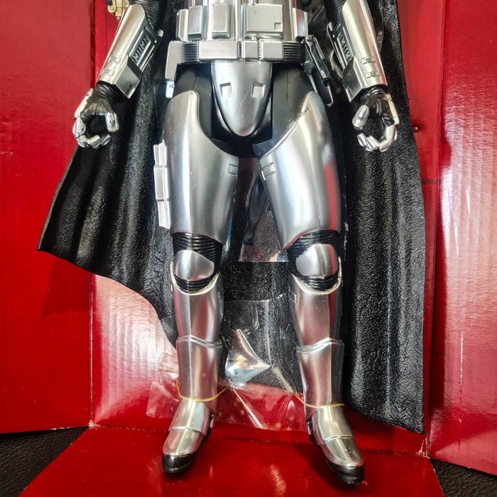 Figura Ação Star Wars –Captain Phasma (Hasbro, 2014) –30 cm, c/ manual