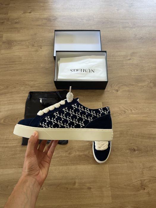 Numeris signet- dark blue