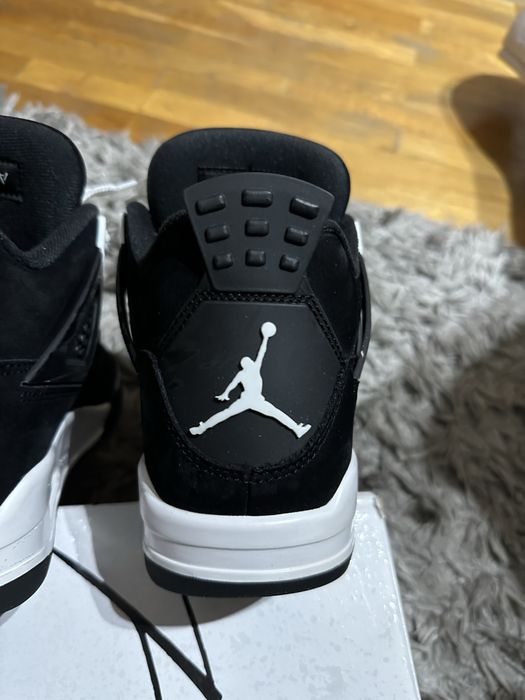 Air Jordan 4 “White Thunder”