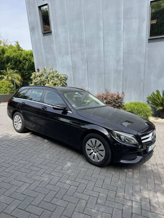 Mercedes 220 Bluetech station