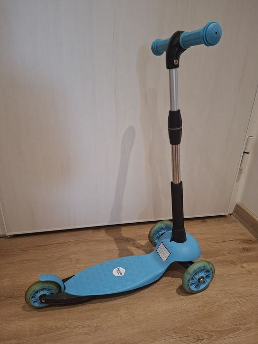 Trójkołowa hulajnoga dziecięca