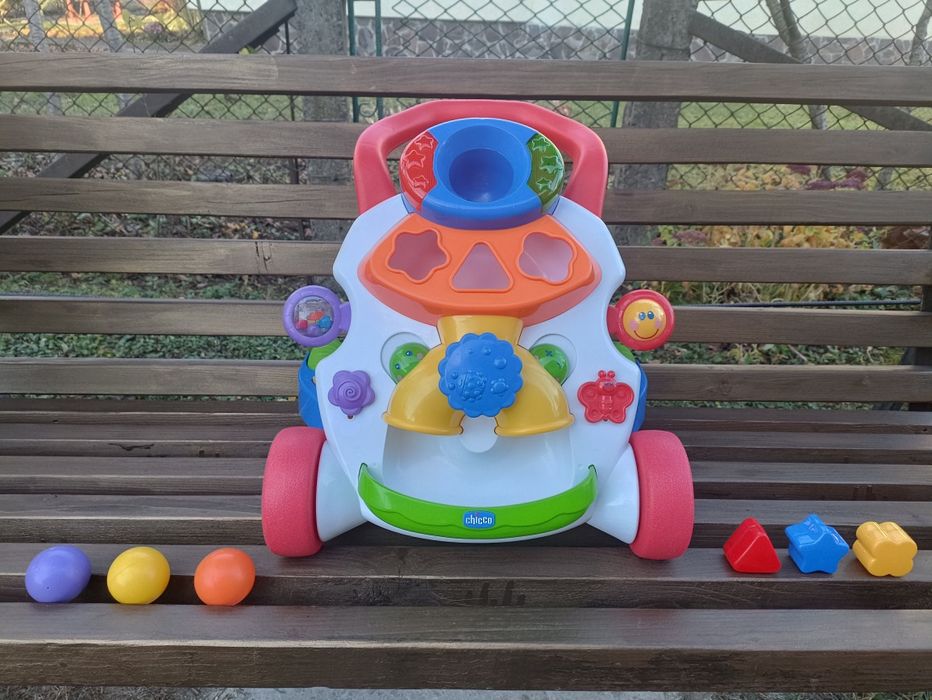 Ходунки-ігровий центр "Перші кроки" від "Chicco"