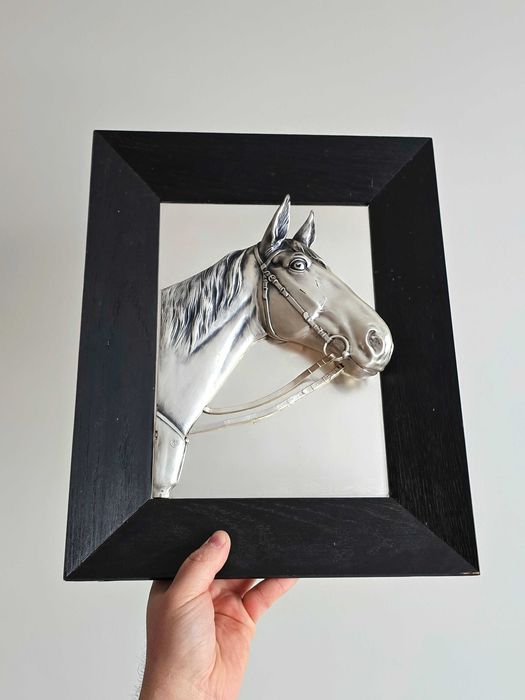 Stary relief z koniem cyna srebrzona