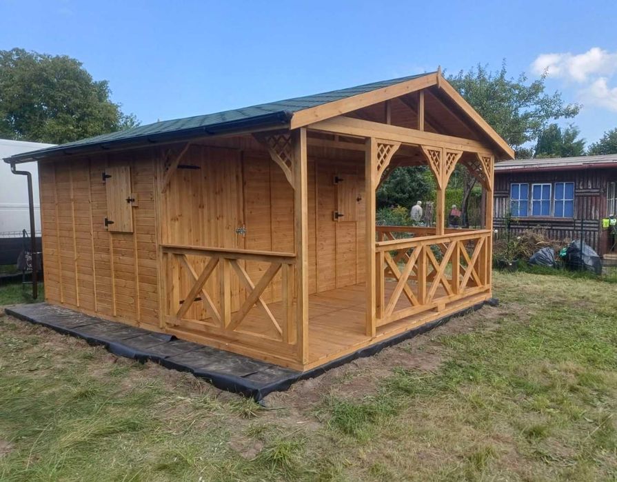 Domek drewniany letniskowy z tarasem altana ogrodowa drewutnia 5x4 m