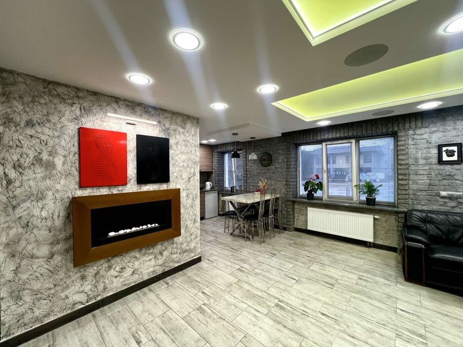 Оренда великої студії в центрі, вул. Смілянська 40