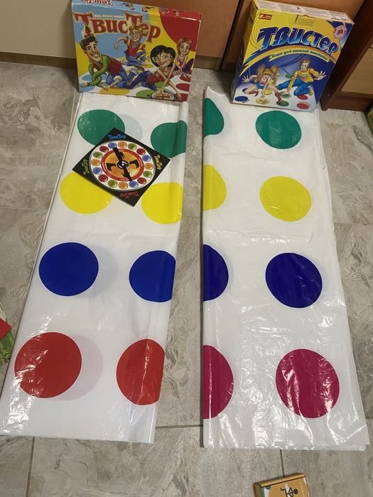 Игра Твистер.