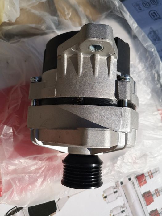 Продам генератор  JUBANA.  283701076   2520W  28V  90A